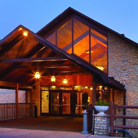Burr Oak Lodge And Conference Center Glouster Esterno foto