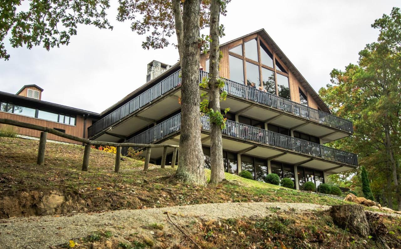 Burr Oak Lodge And Conference Center Glouster Esterno foto