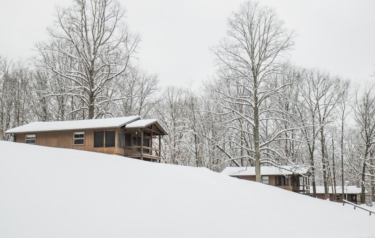 Burr Oak Lodge And Conference Center Glouster Esterno foto