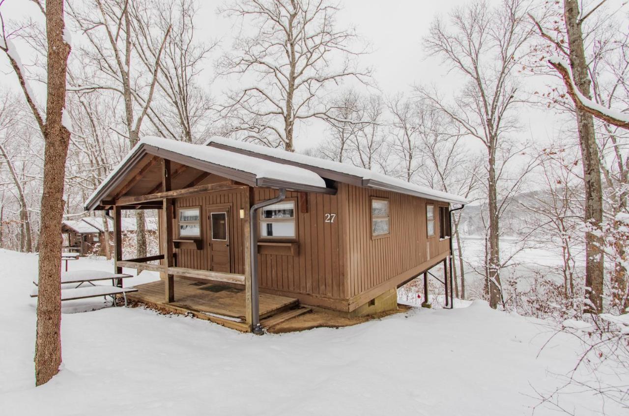 Burr Oak Lodge And Conference Center Glouster Esterno foto