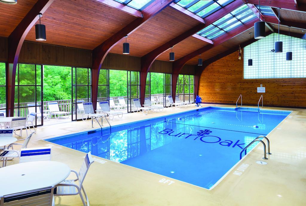 Burr Oak Lodge And Conference Center Glouster Esterno foto