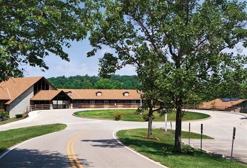 Burr Oak Lodge And Conference Center Glouster Esterno foto