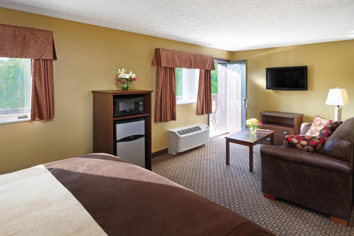 Burr Oak Lodge And Conference Center Glouster Esterno foto