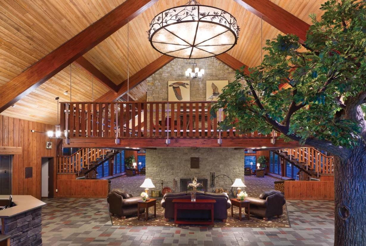 Burr Oak Lodge And Conference Center Glouster Esterno foto