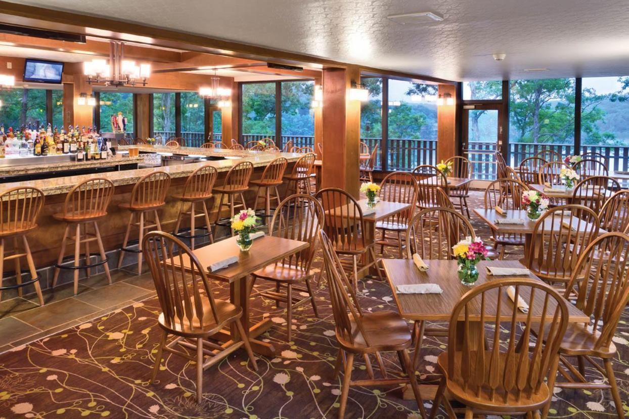 Burr Oak Lodge And Conference Center Glouster Esterno foto